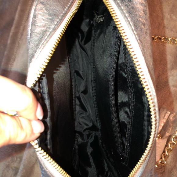 🤍 Victoria’s Secret Metallic Crossbody Bag NWT - Picture 3 of 8